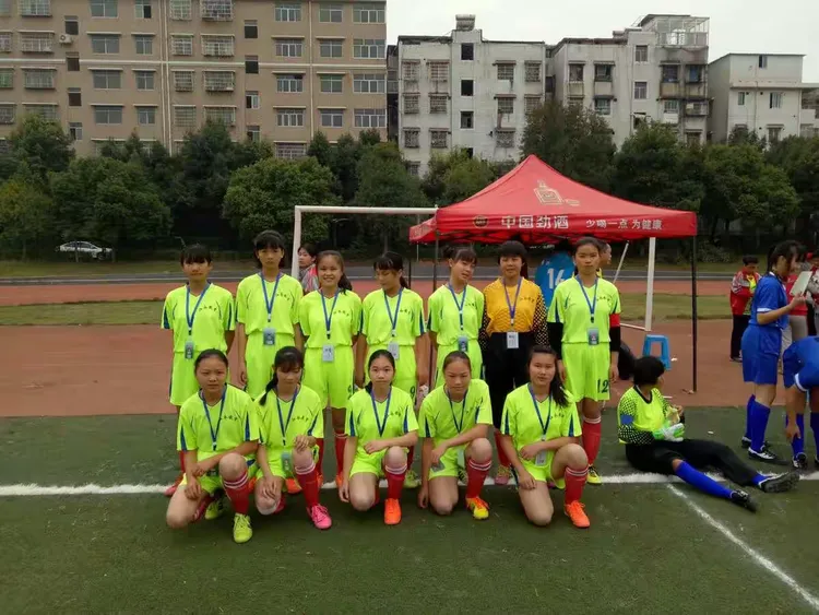 美国女子足球队蓄势待发备战奥运会