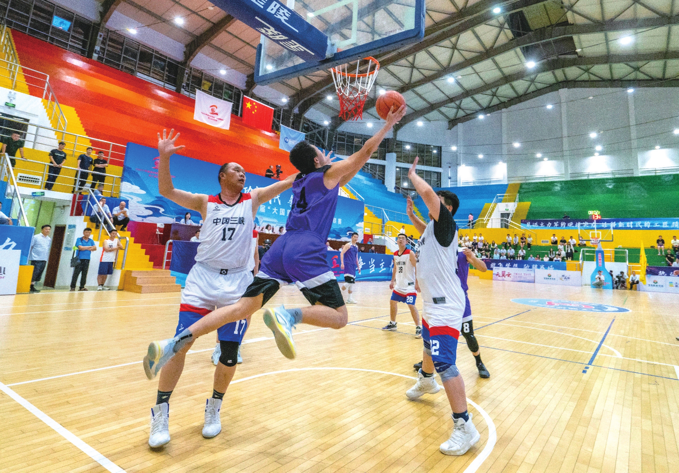 开云官网-包含太平洋篮球争霸赛精彩开幕，球场激情绽放的词条