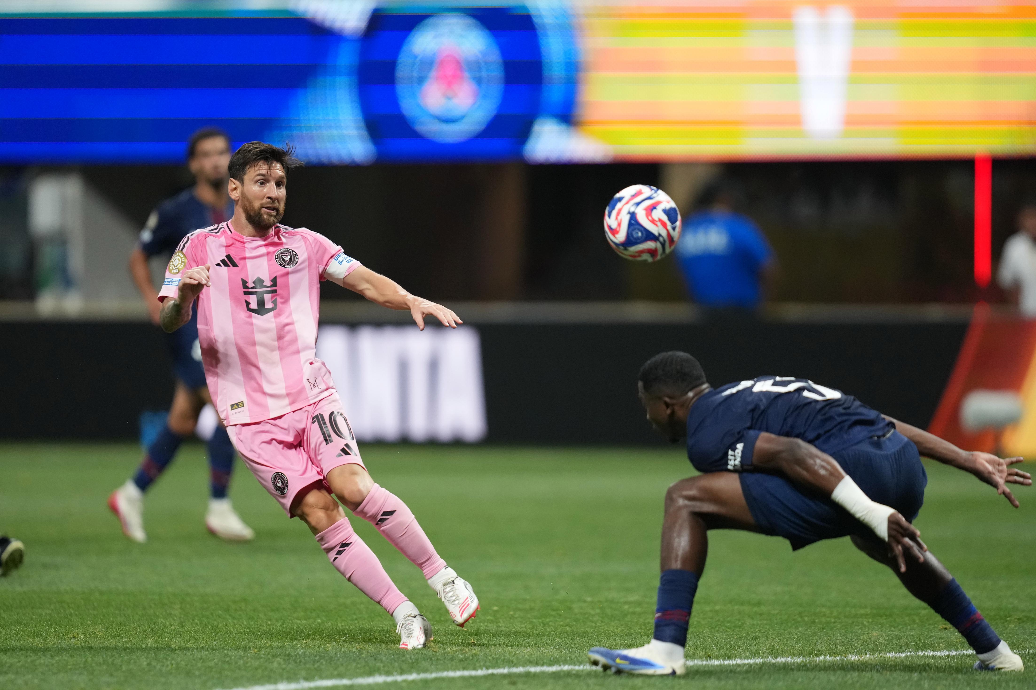 巴黎圣日耳曼全胜击败对手晋级