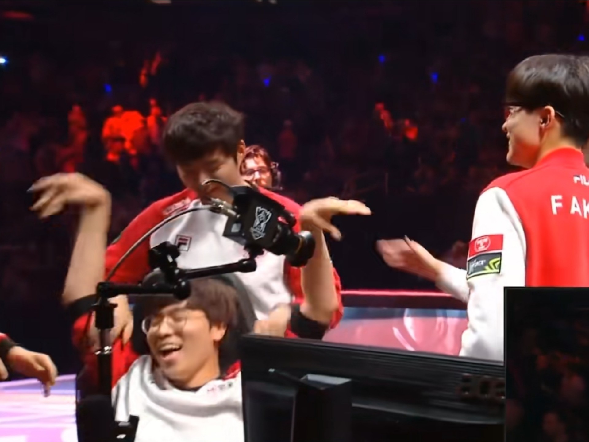 BRO轻取FPX，Bin完成史诗逆转峡谷大战成都决赛之夜，留下经典瞬间的简单介绍