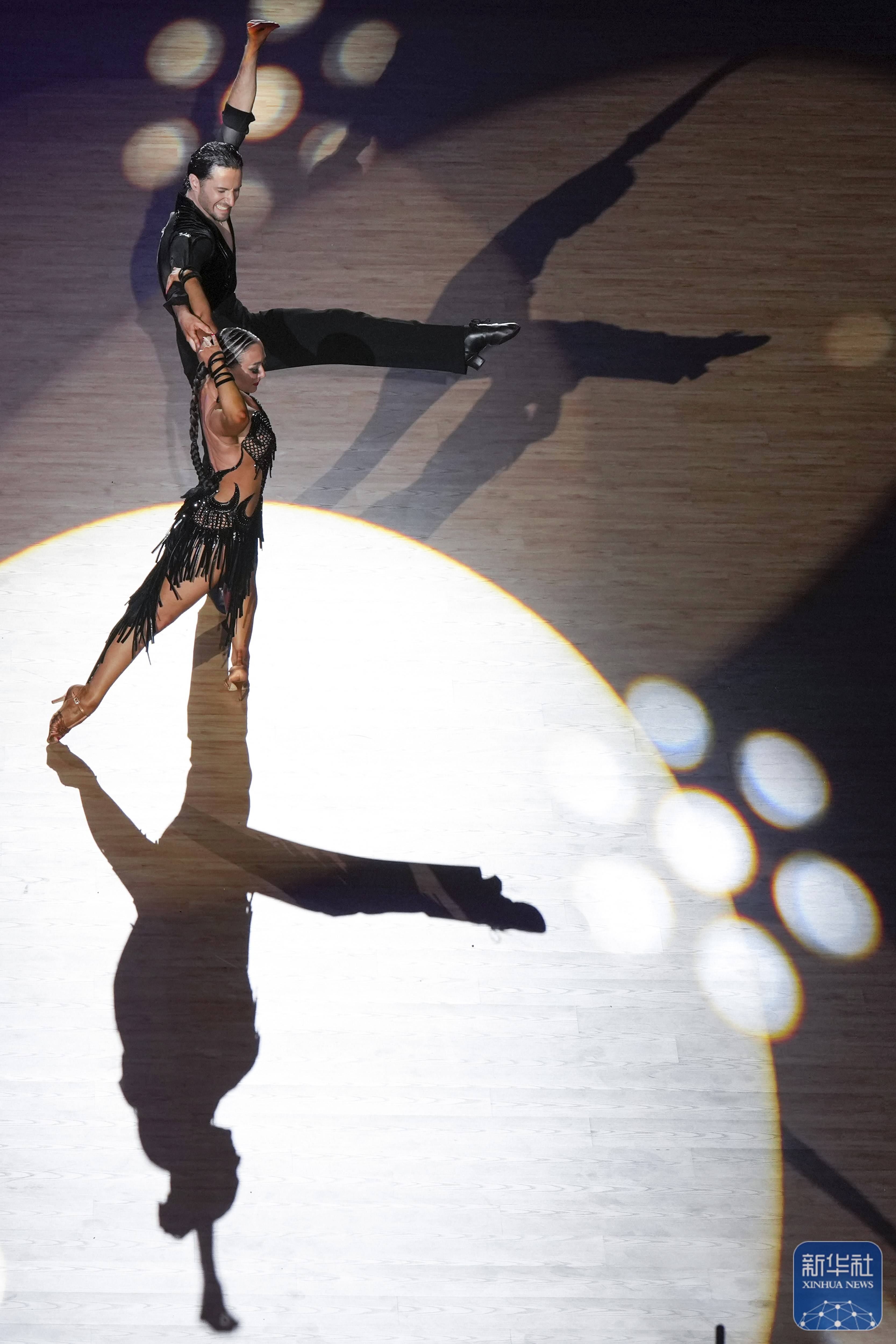 DFM翻盘EG，Zeus开启传奇时刻峡谷大战成都决赛之夜，留下经典瞬间