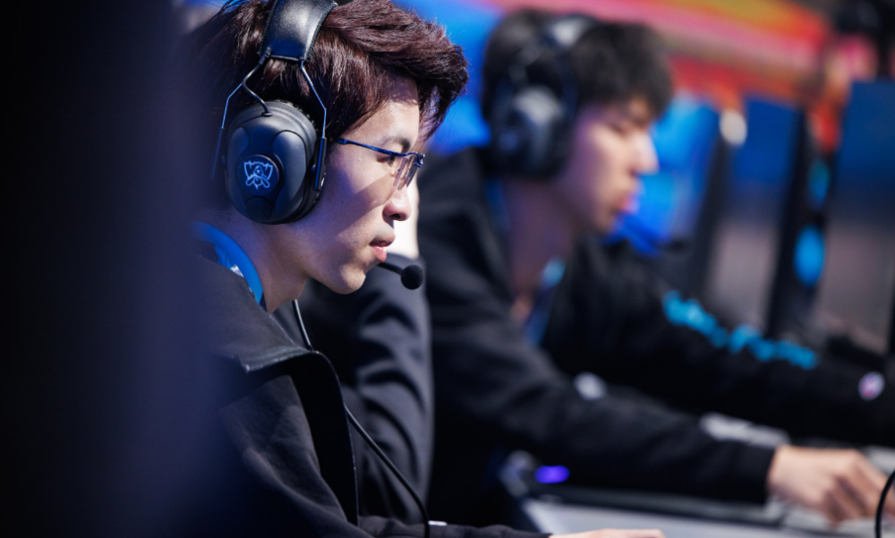 关于FNC血洗DRX，Oner完成史诗逆转峡谷大战成都决赛之夜，技惊四座的信息