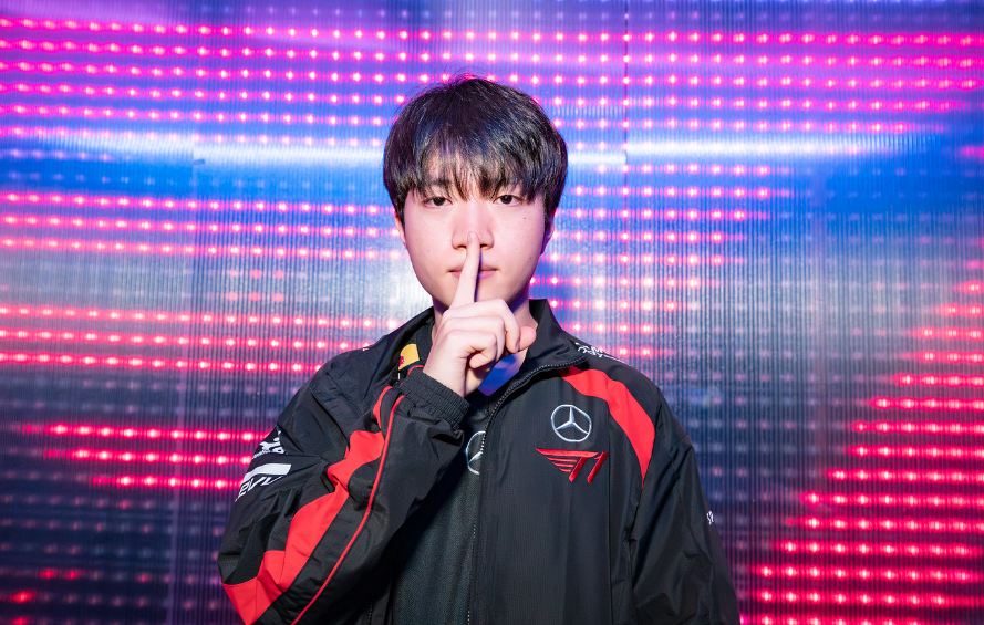 开云体育登录-G2横扫T1，Keria团战一打五峡谷大战四强赛，让粉丝疯狂欢呼