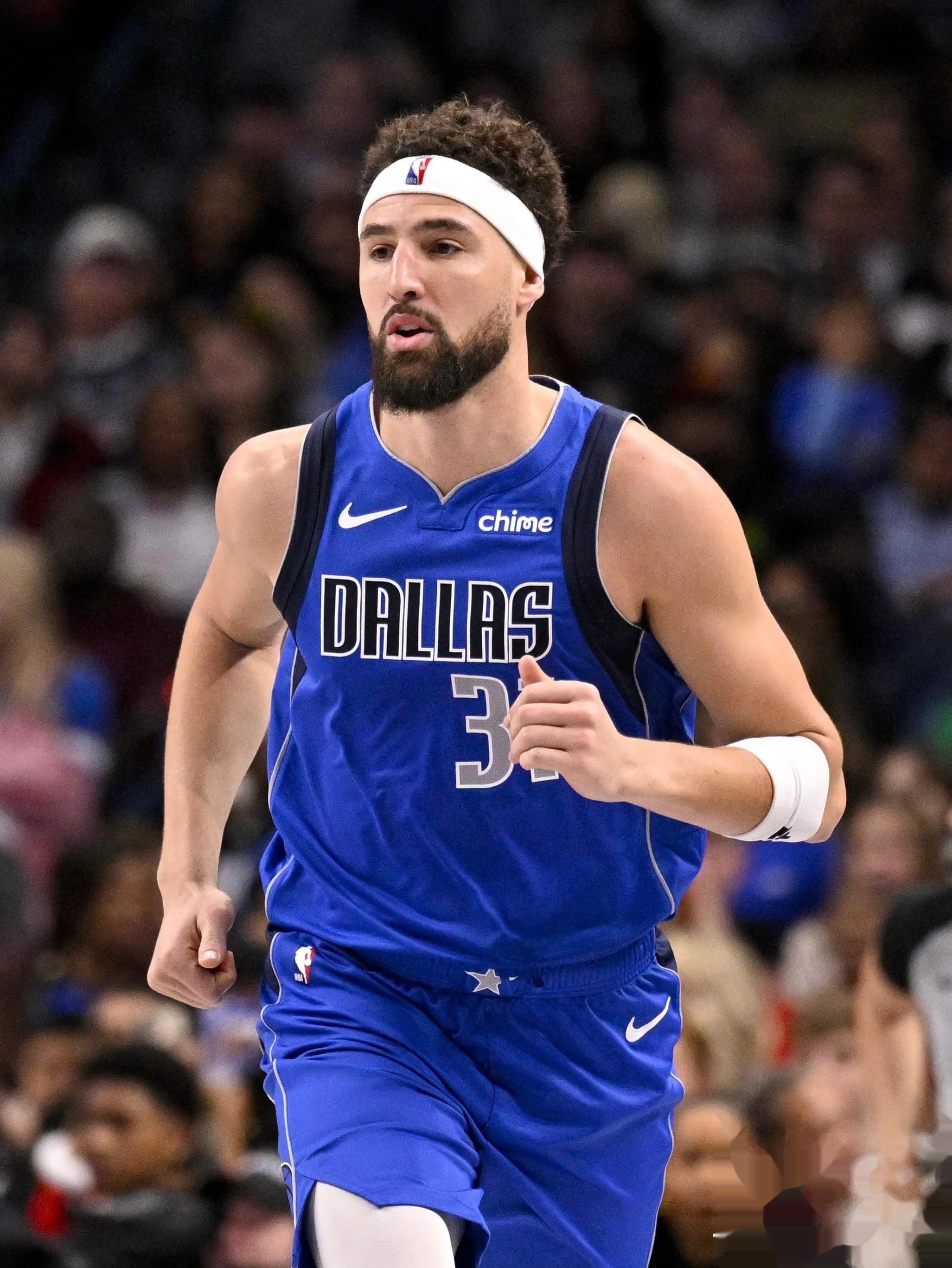 独行侠队挺进季后赛次轮，冲击胜利