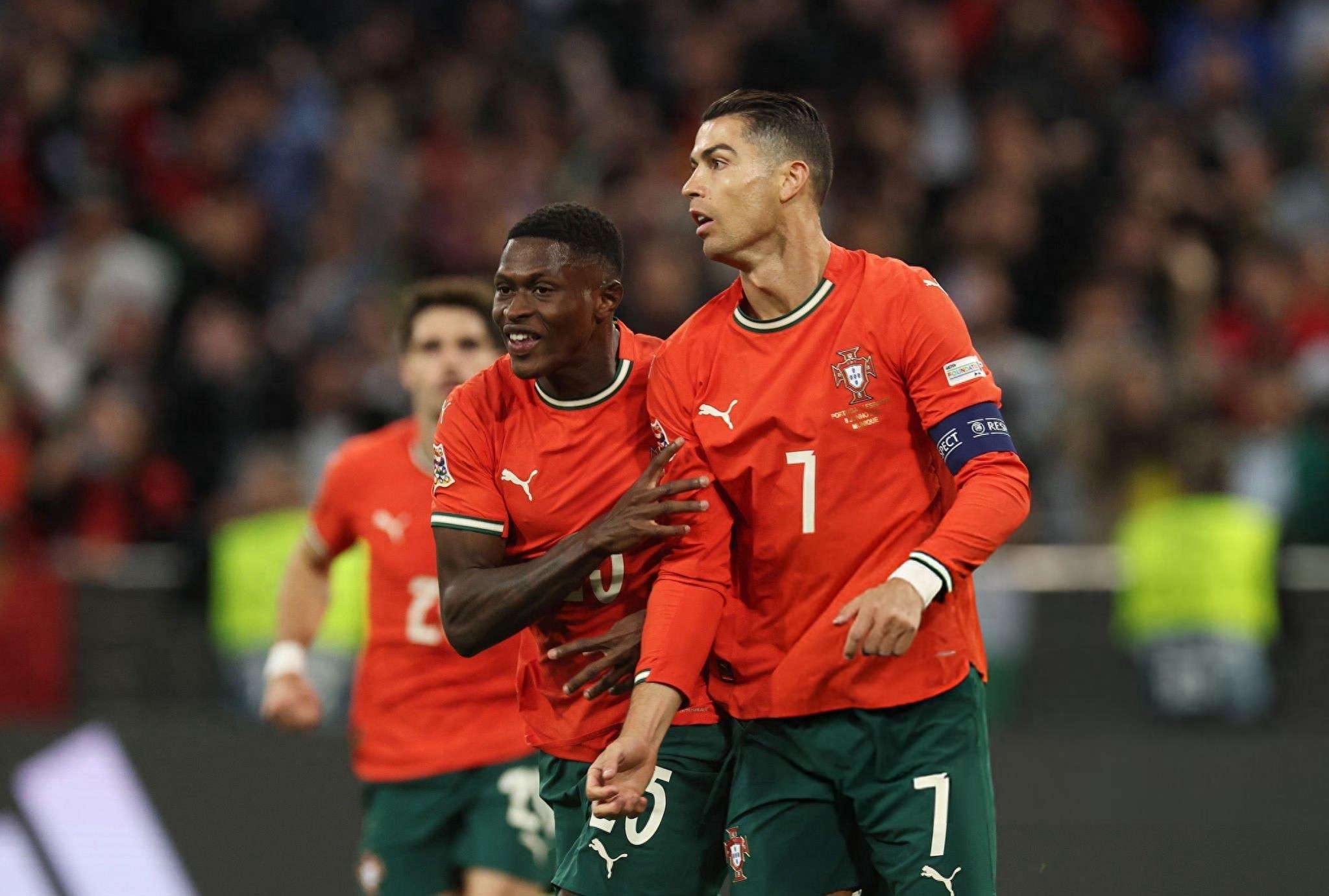 开云体育平台APP-西班牙队在面对瑞典时轻松获胜，积分领先