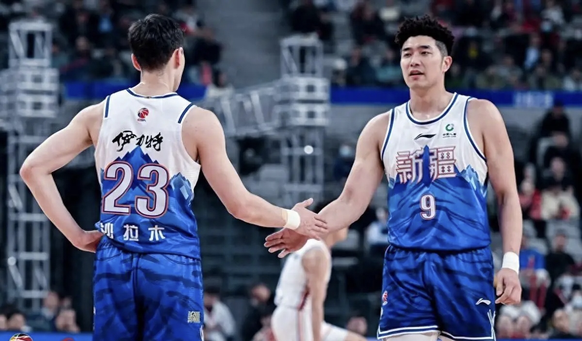 烏斯塔隊球員全力以赴，为球队取得胜利贡獻力量