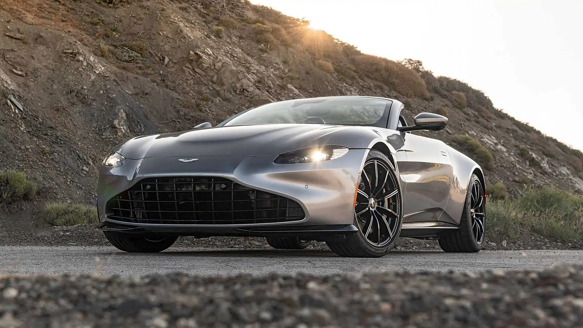 包含阿斯顿马丁逆转梅赛德斯，拉塞尔状态火热的词条