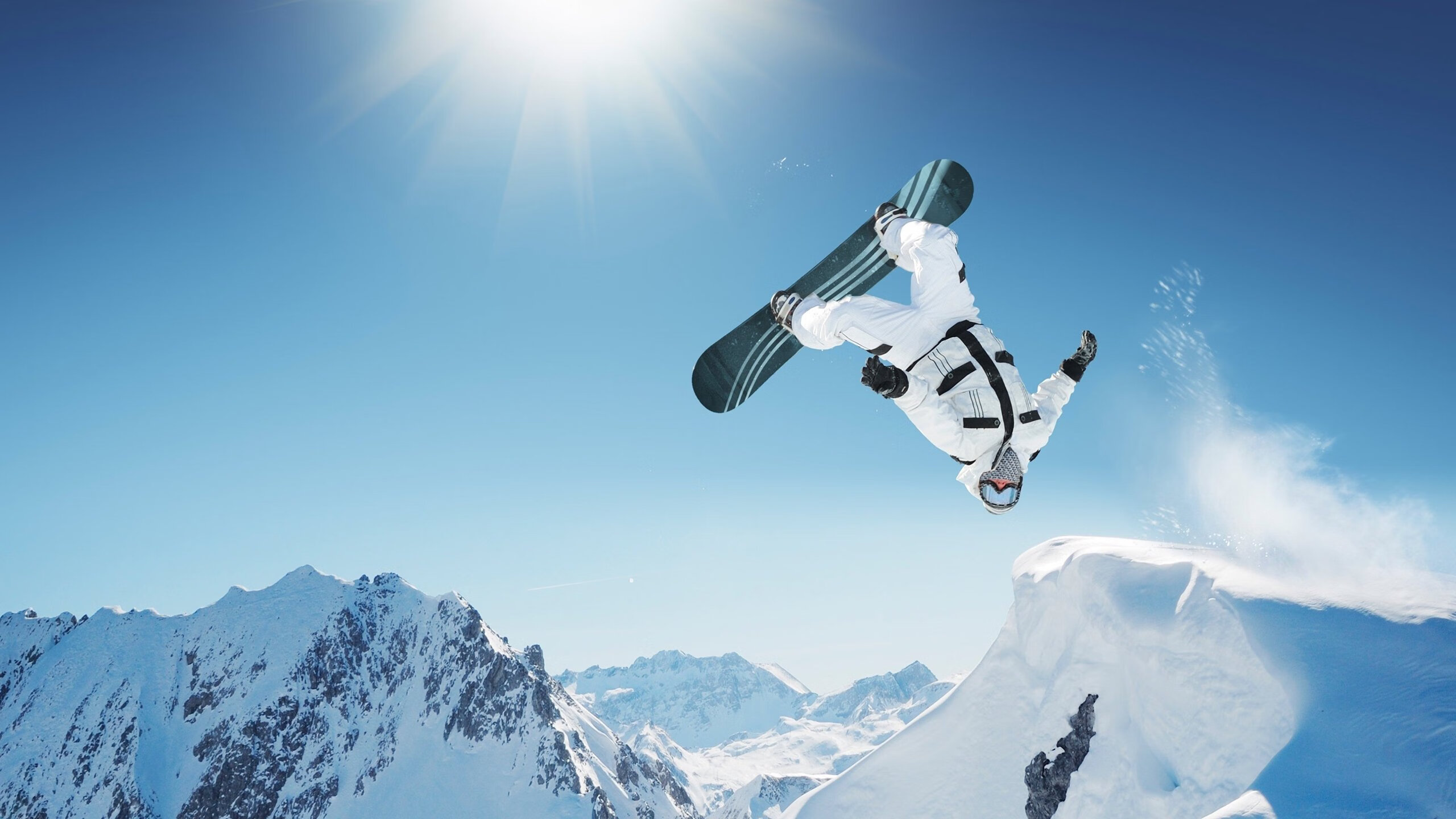 开云平台-撕裂之城的王权更迭，字母哥从炼狱归来的嗜血救赎